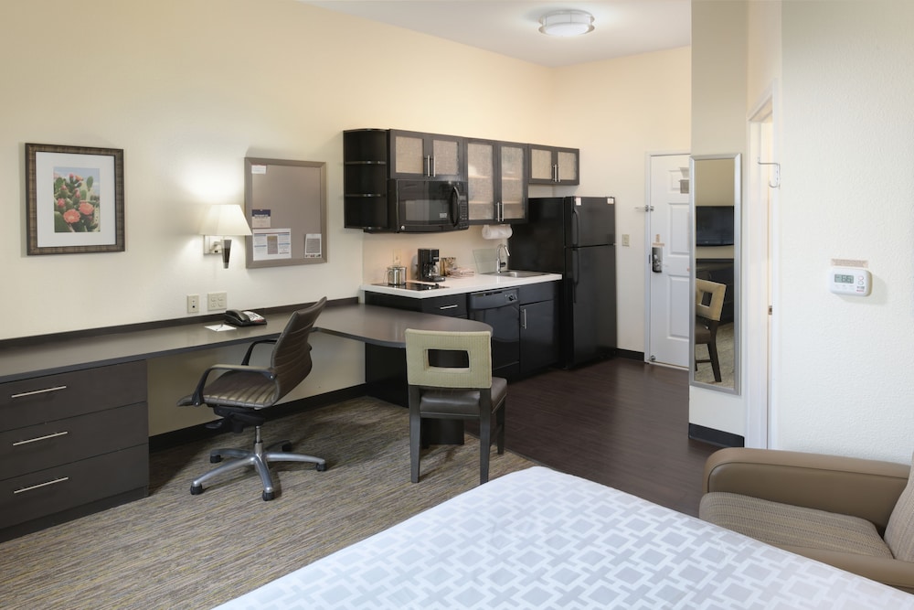 Candlewood Suites Odessa an IHG Hotel - photo 3