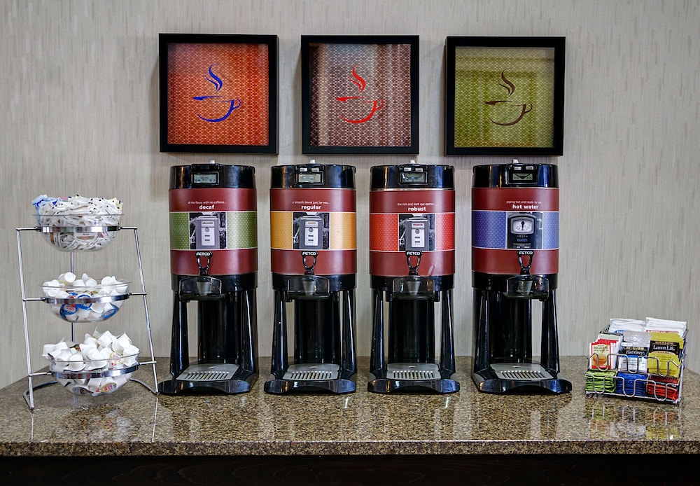 Hampton Inn Russellville - photo 44
