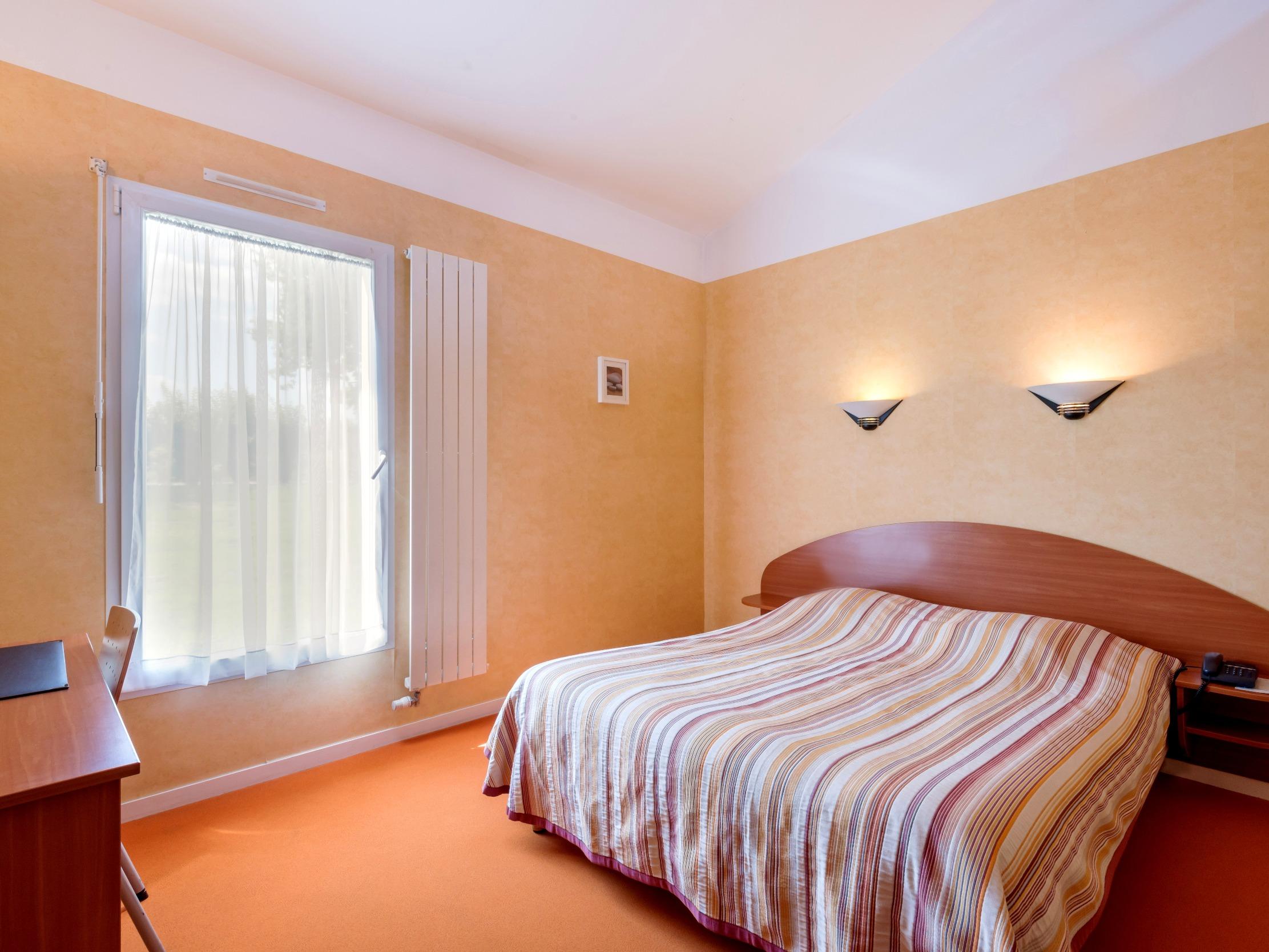 Hotel les 3 Marchands — Bressuire — photo 2
