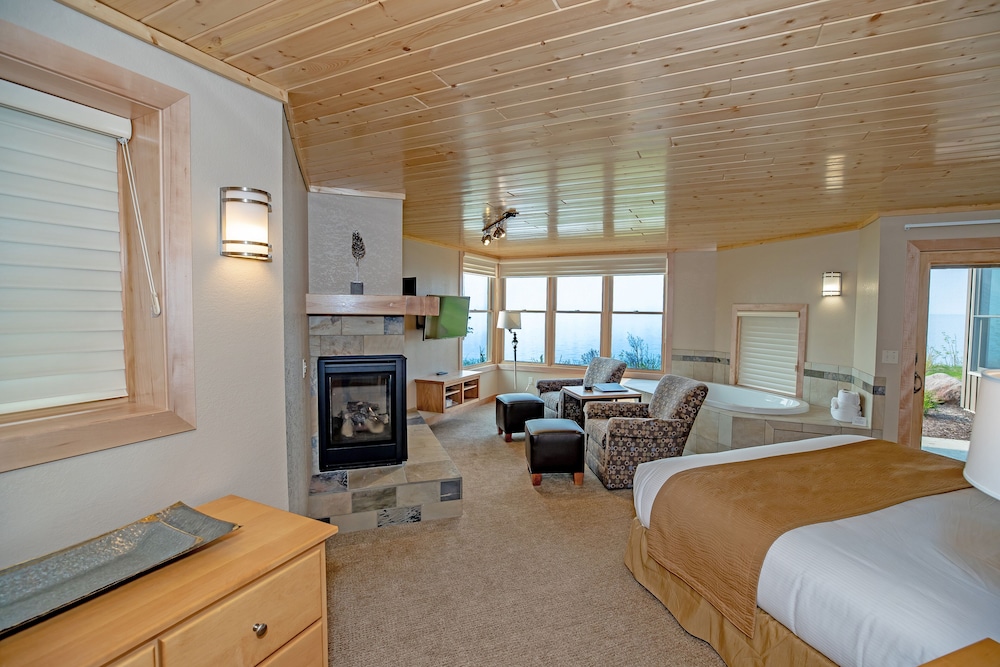 Surfside on Lake Superior - photo 9