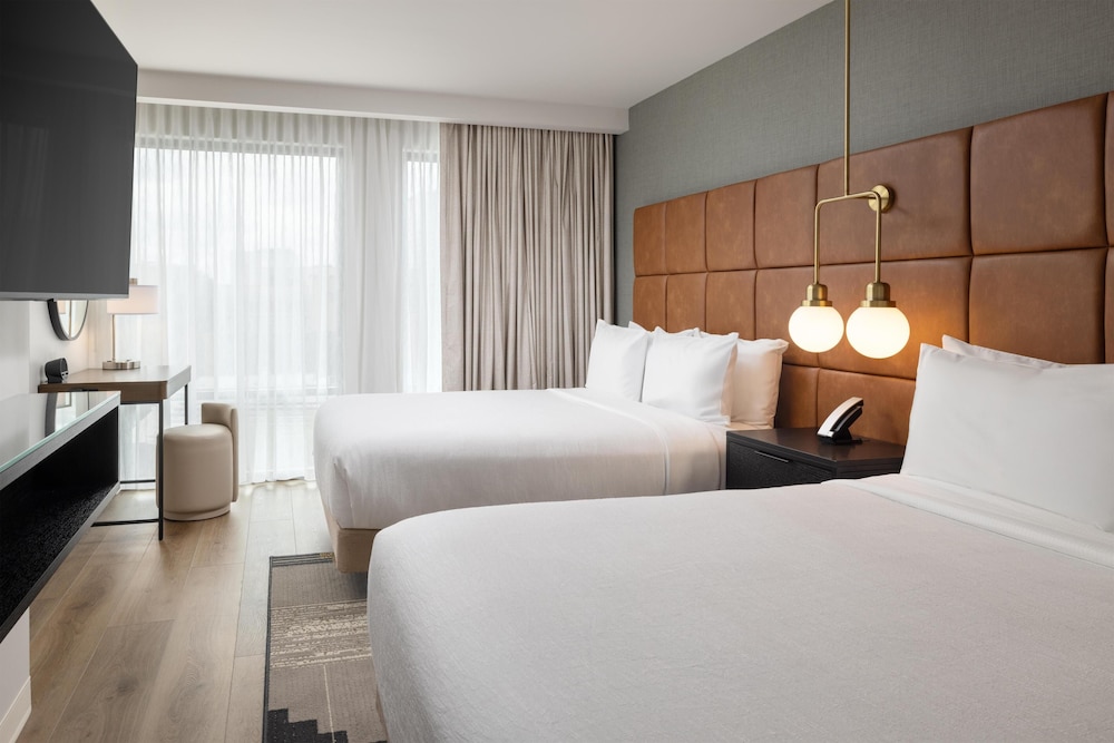 Embassy Suites By Hilton Chattanooga Downtown - photo 23