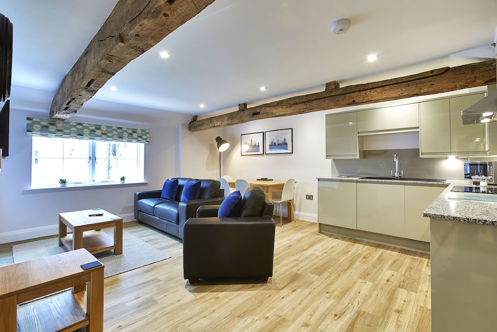 Brewery House By Flying Butler — 4-Star Luxury Hotel in Newbury, United Kingdom
