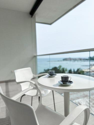 Sea View Tre Canne Apartment — 4-Star Luxury Hotel in Budva, Montenegro