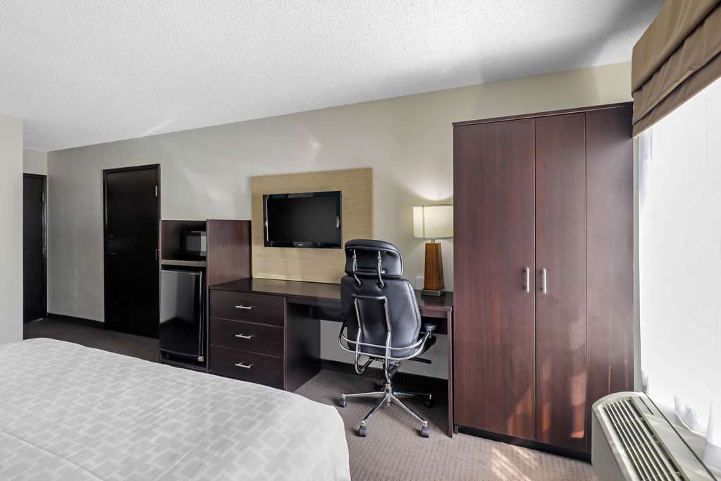 Clarion Inn & Suites DFW North - photo 11