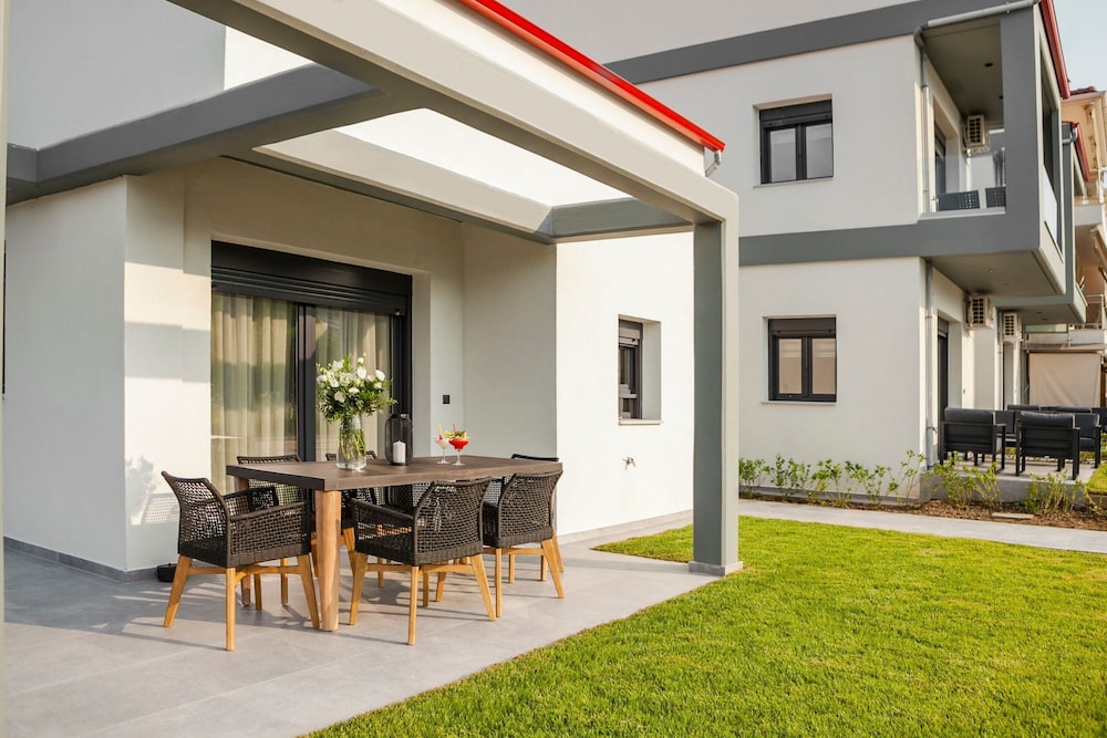 Villa Irene — 4-Star Luxury Hotel in Kassandreia, Greece