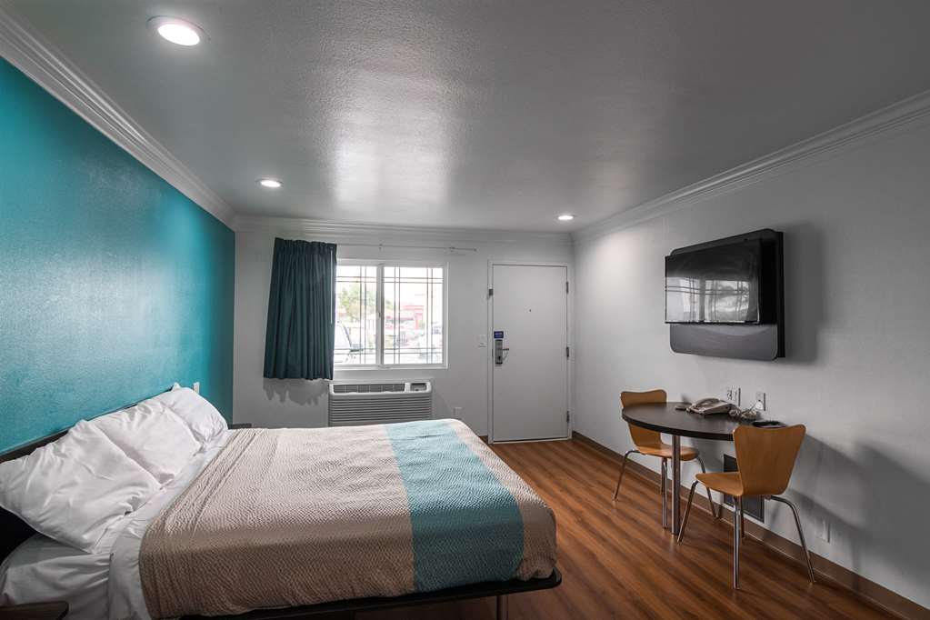 Motel 6 Norwalk CA - photo 16