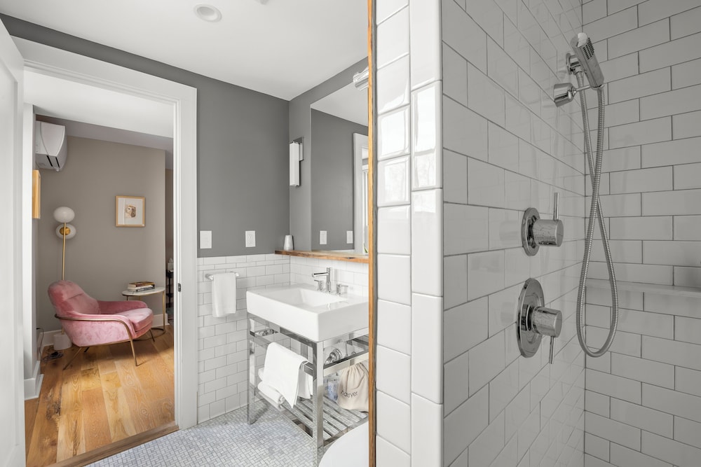 Howard Hotel - photo 35