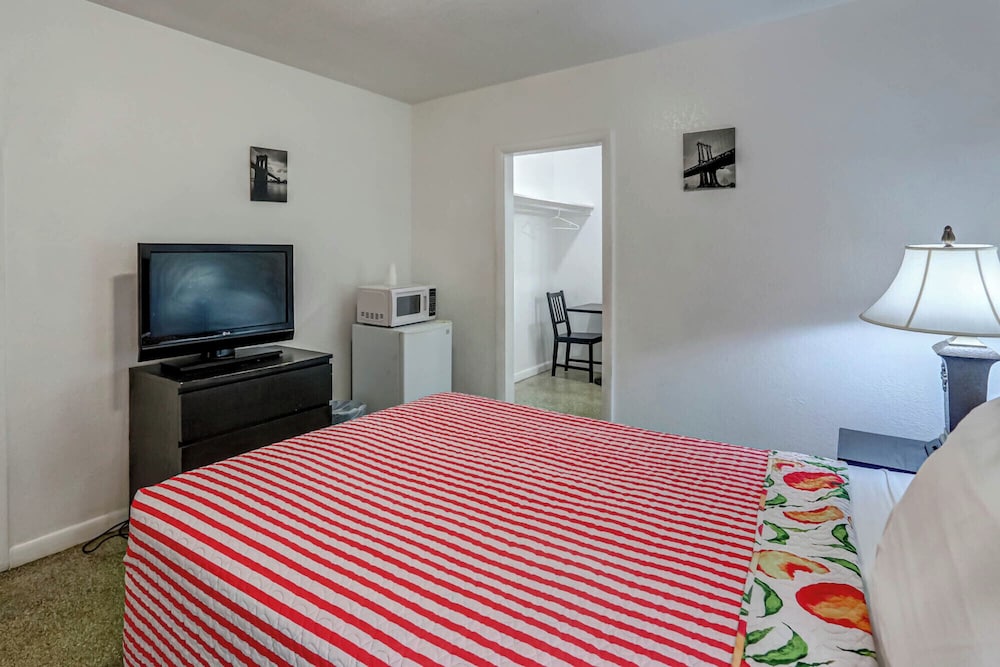 Green Seas Motel - photo 26
