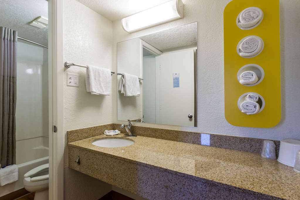 Motel 6 Tempe AZ Phoenix Airport Priest Dr - photo 15