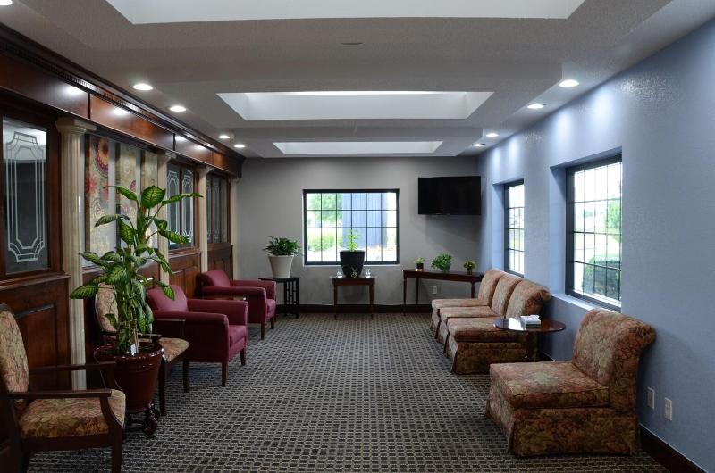 Gateway Inn and Suites - photo 11