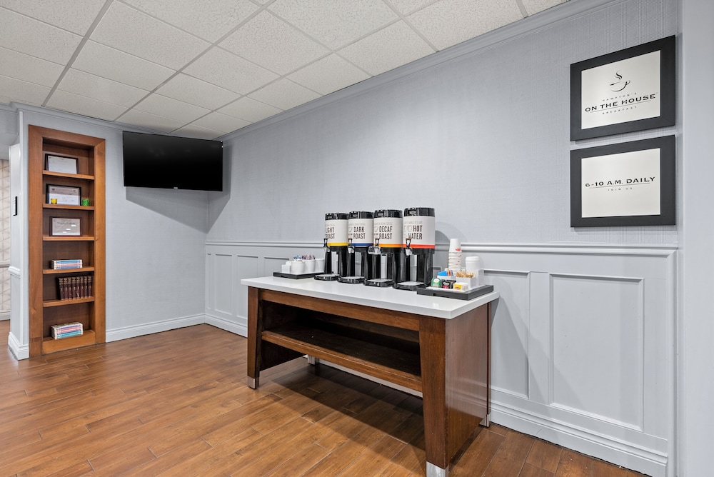 Hampton Inn Bordentown - photo 24