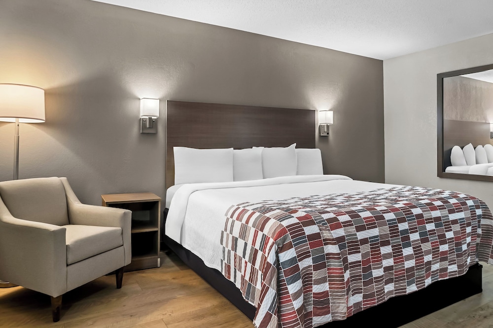 Red Roof Inn Flint - photo 9