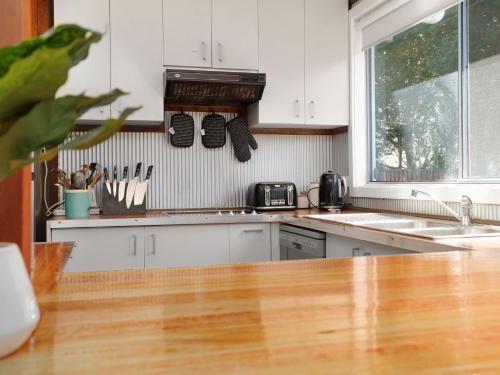 Cosy Retreat in Nelson Bay Pet Friendly in Nelson Bay, Australia