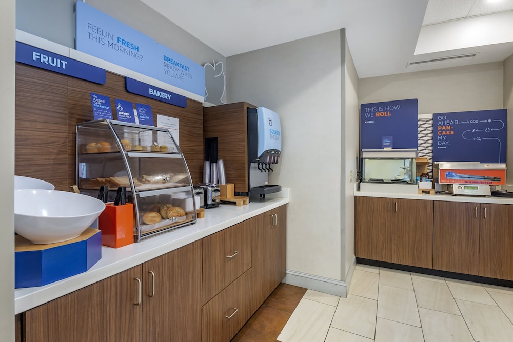 Holiday Inn Express Charlotte West Gastonia by IHG. - photo 43