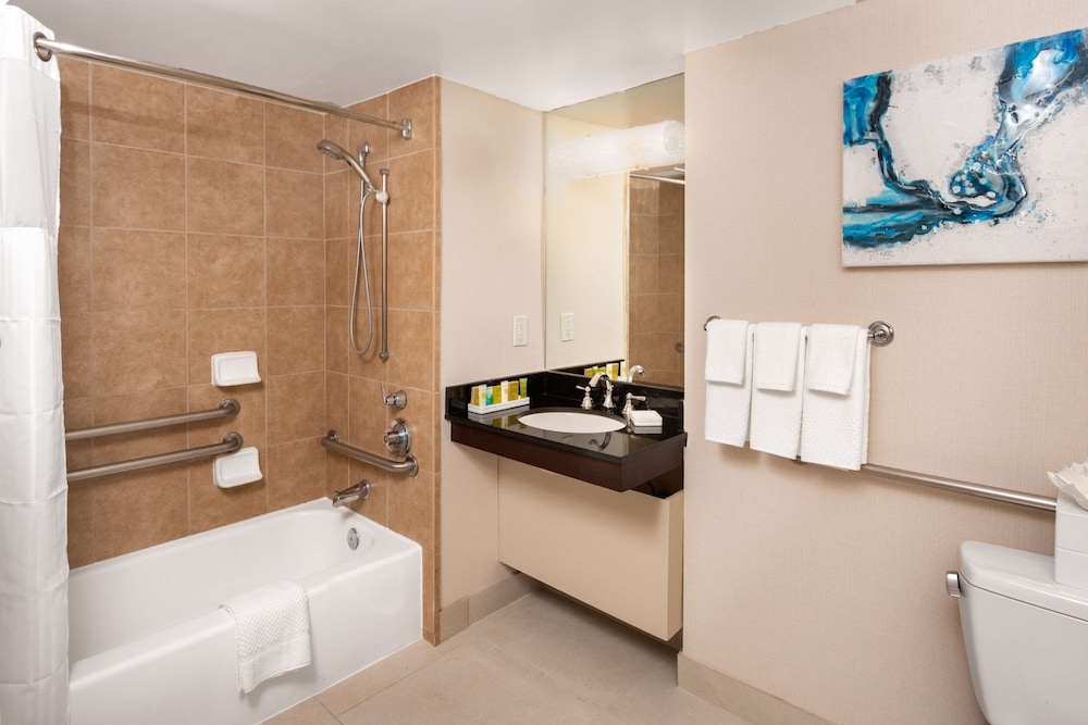 Hilton San Diego Airport Harbor Island - photo 25