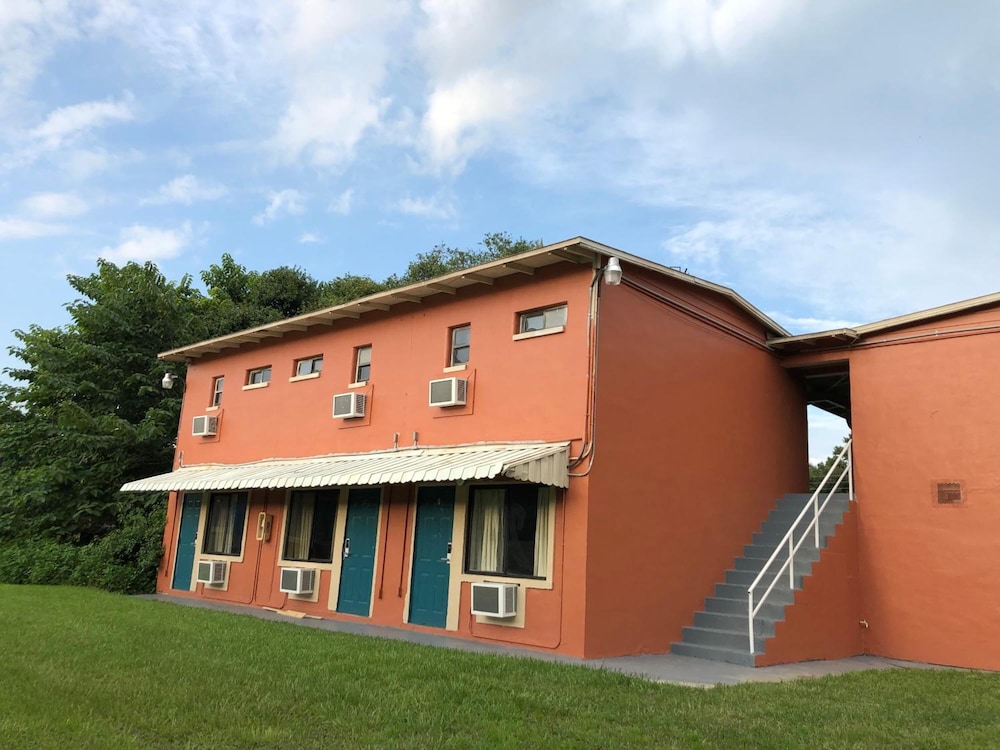 Ocala Cove Motel - photo 27