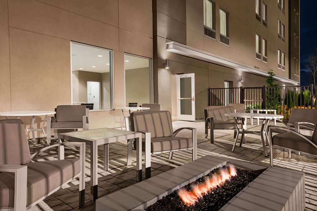La Quinta Inn & Suites by Wyndham Marysville - photo 44