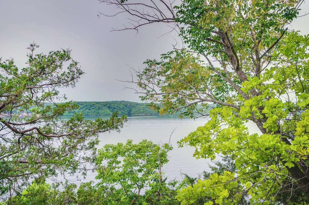 Waterfront Views & Resort Perks: Osage Beach Home - photo 28