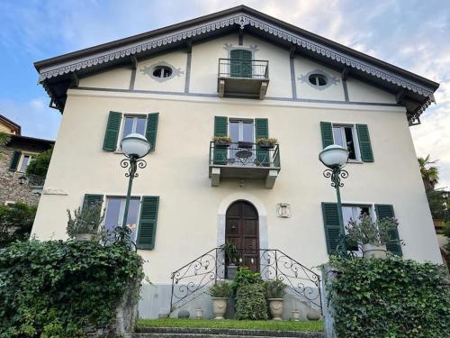 Charming Villa Giancarla — 4-Star Luxury Hotel in Stresa, Italy