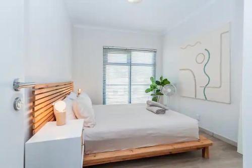 Cozy Coastal 1BR Surf Hike Explore
