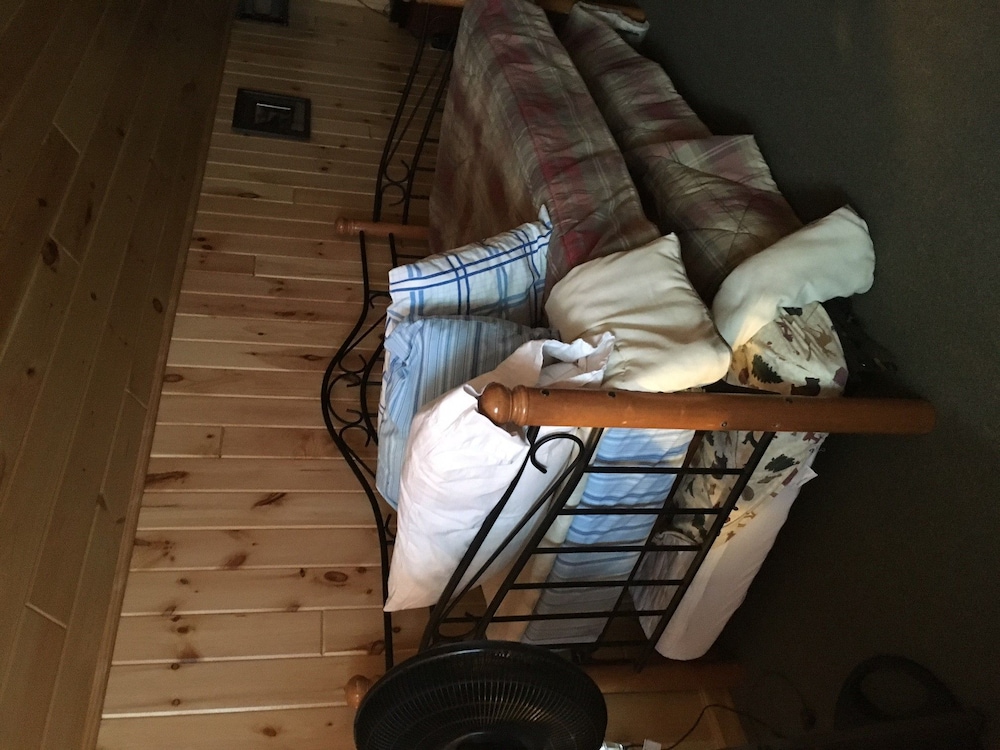 Valhalla Hillside Inn - photo 2