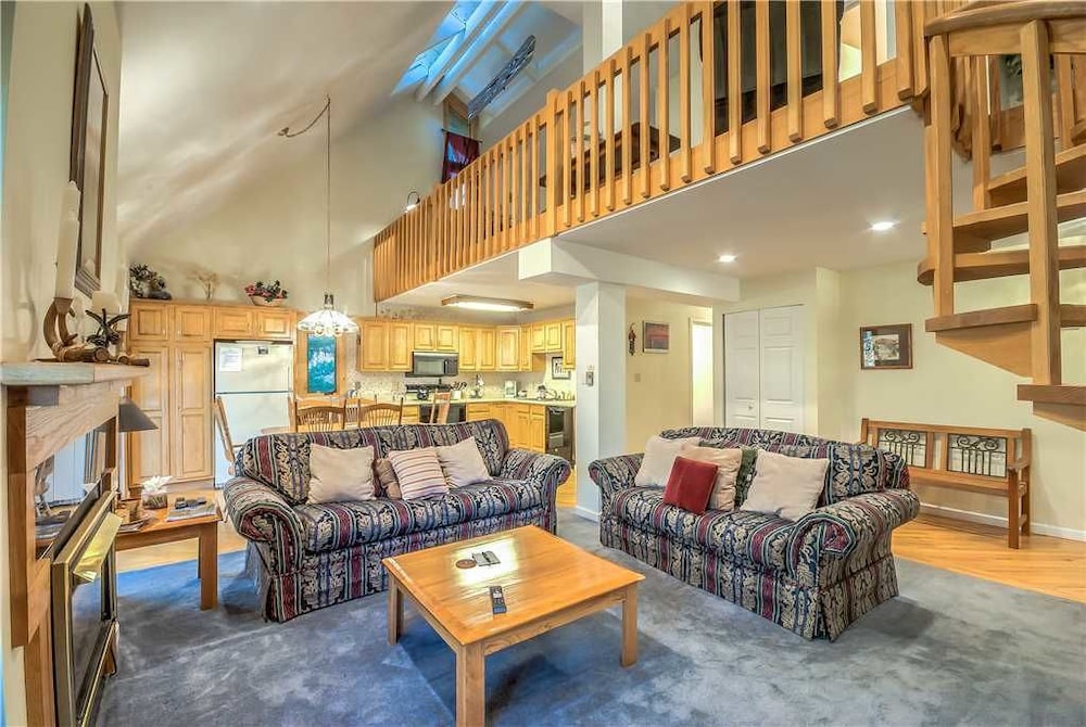 Yampa View 212 — 4-Star Luxury Hotel in Steamboat Springs, United States