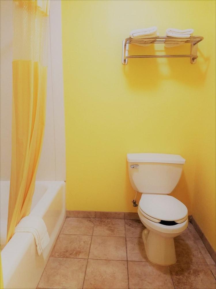 Roadway Inn - photo 14