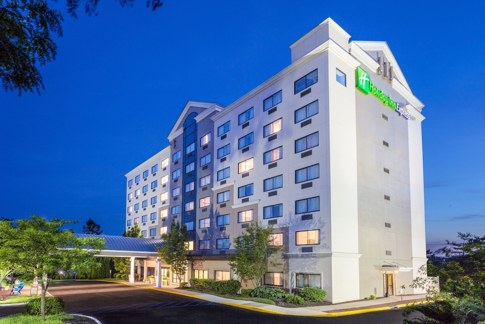 Holiday Inn Express Hauppauge an IHG Hotel - photo 2