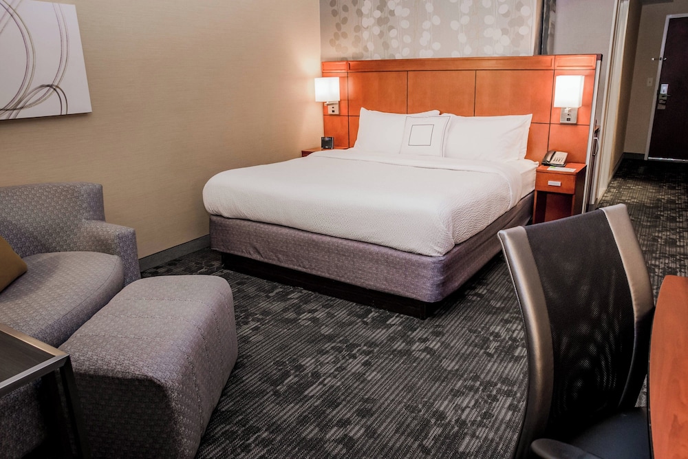 Courtyard Marriott Lafayette - photo 10