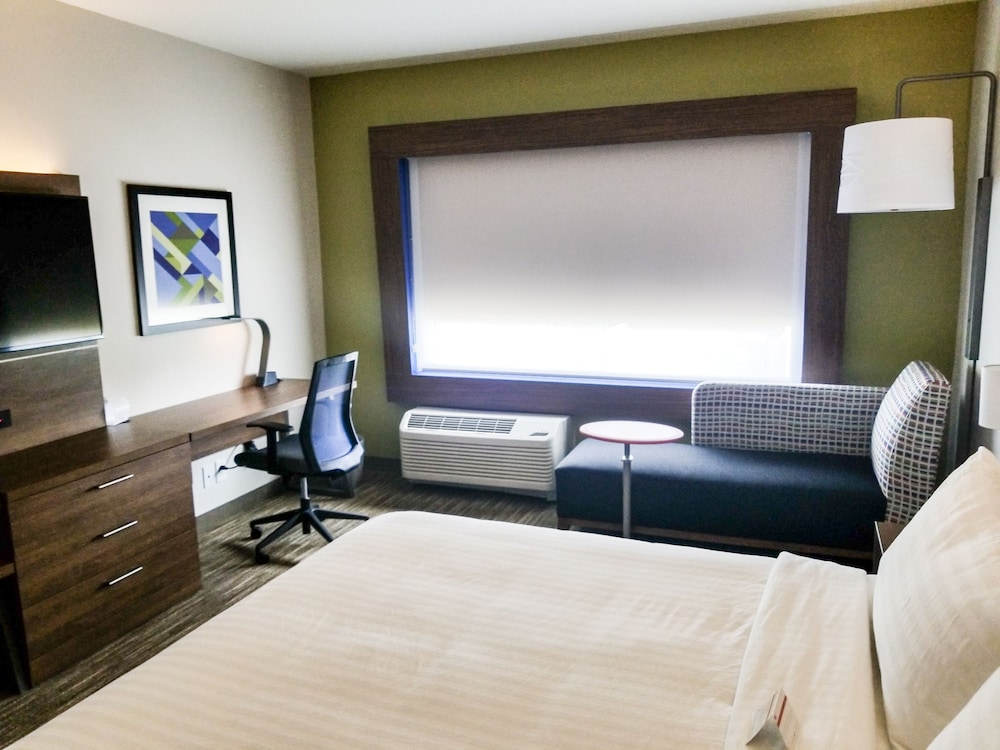 Holiday Inn Express & Suites Charlotte NE University Area by IHG - photo 13