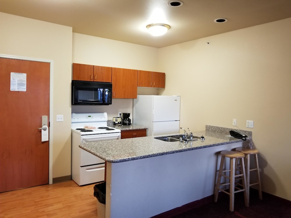 Grand View Inn & Suites - photo 20
