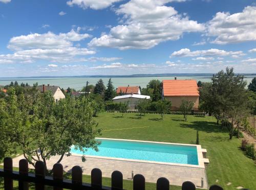 Omega - carbon neutral hotel in Badacsonytomaj