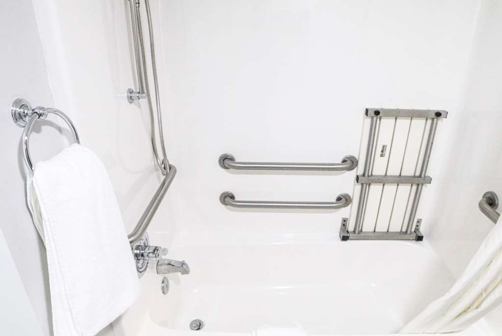 Microtel Inn & Suites by Wyndham Charlotte Northlake - photo 11