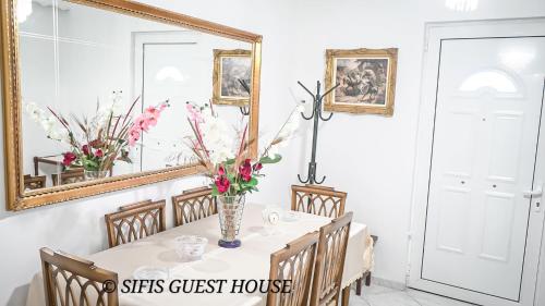 Sifis home — 4-Star Luxury Hotel in Athens, Greece