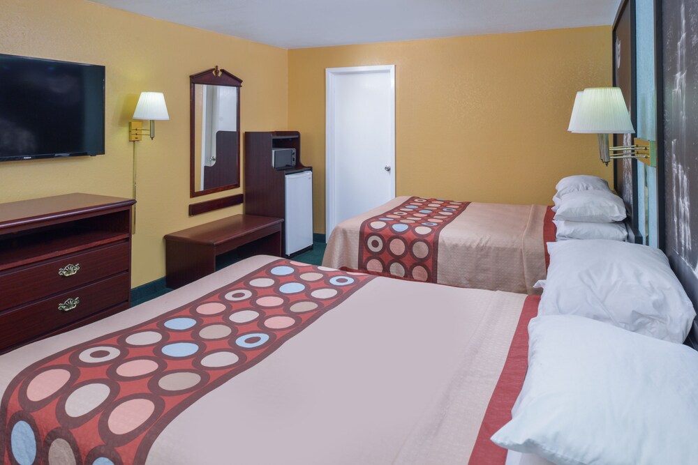 Super 8 by Wyndham Little Rock North Airport - photo 14