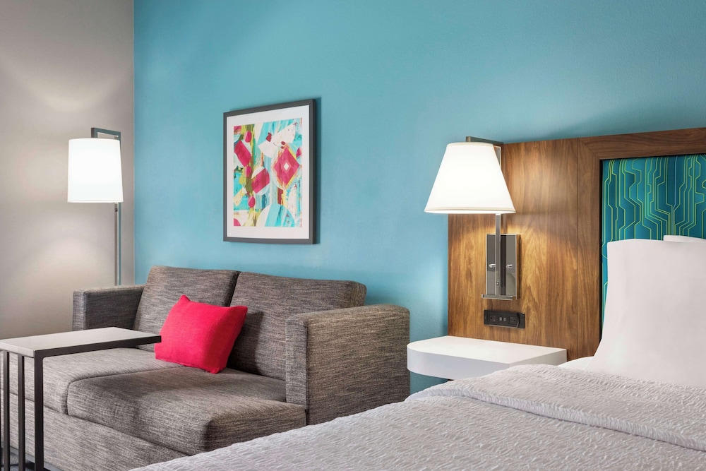 Hampton Inn & Suites Springfield MO - photo 22