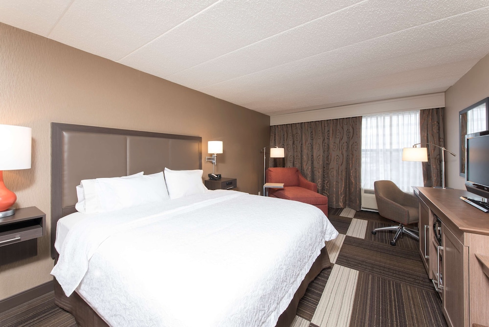 Hampton Inn Columbus Taylorsville Edinburgh - photo 17