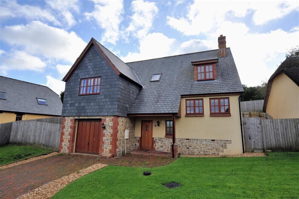 28 Barnes Meadow in Lyme Regis, United Kingdom