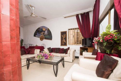 Niagara Inn in Accra, Ghana