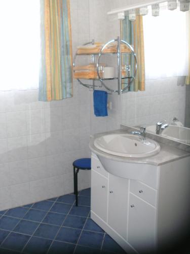 Zum Rosenbachschen Lowen — hotel in Hilders
