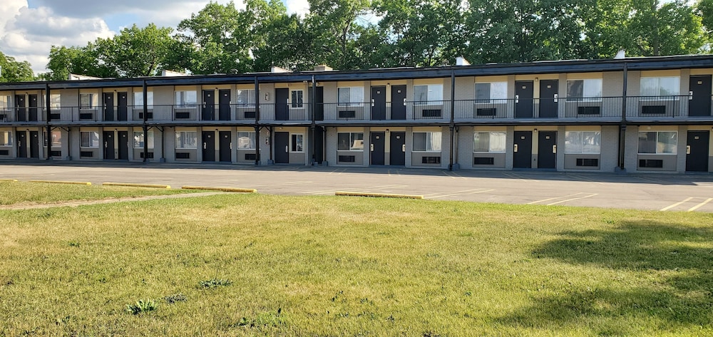 Travelodge by Wyndham Livonia Canton Novi Detroit Area - photo 19