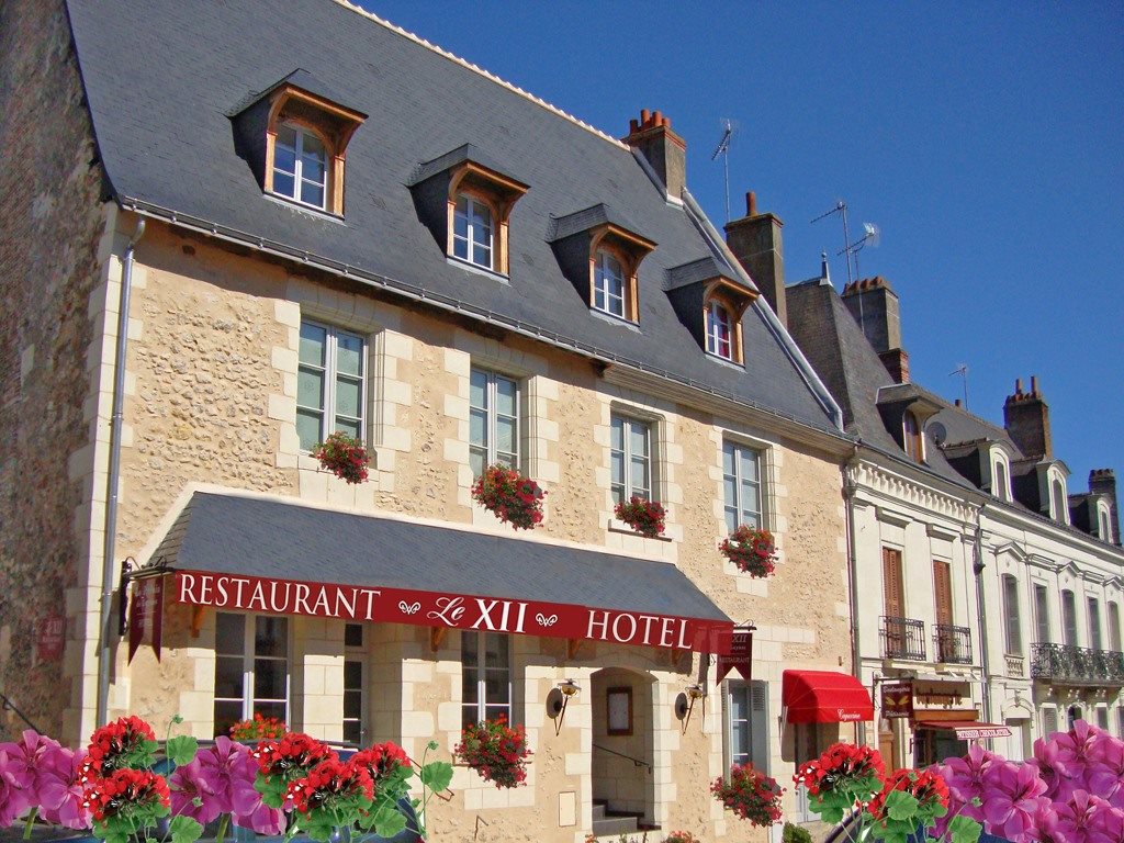Boutique Hotel Restaurant Le Xii Douze De Luynes — Luynes