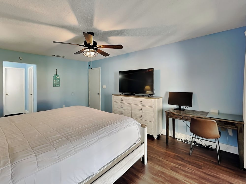 Edgewater Beach & Golf Resort II by Resort Collection - photo 30