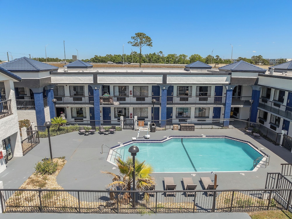 Baymont by Wyndham Orlando East - photo 31