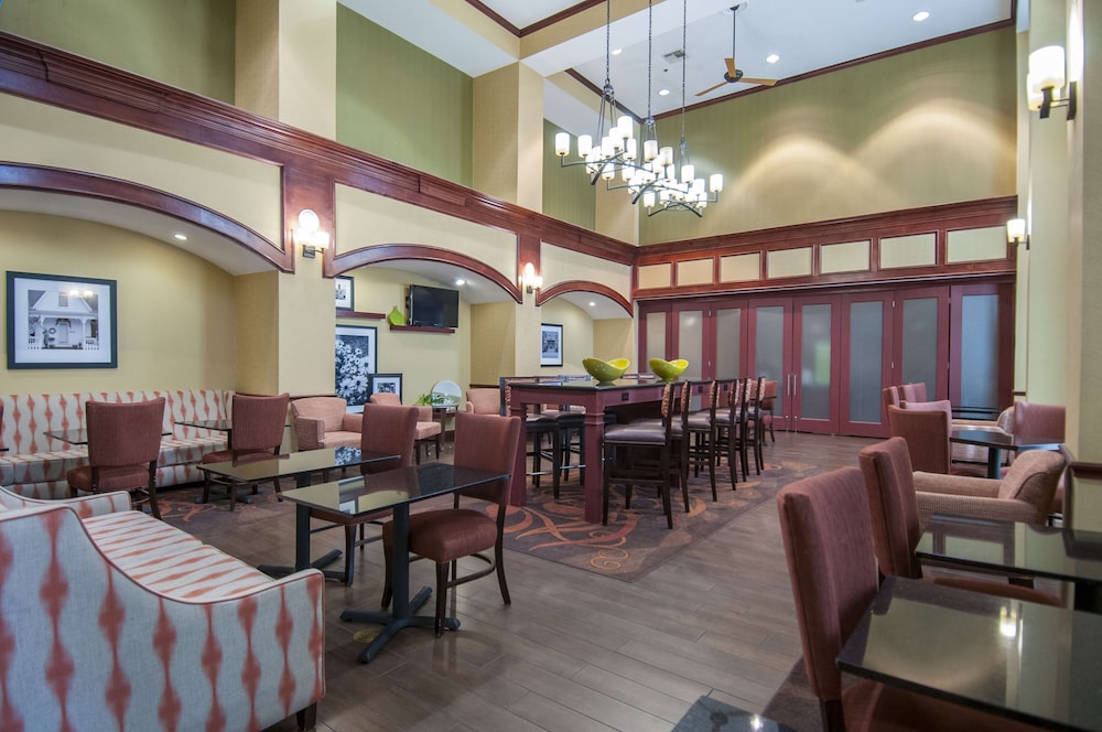 Hampton Inn & Suites Waxahachie - photo 2