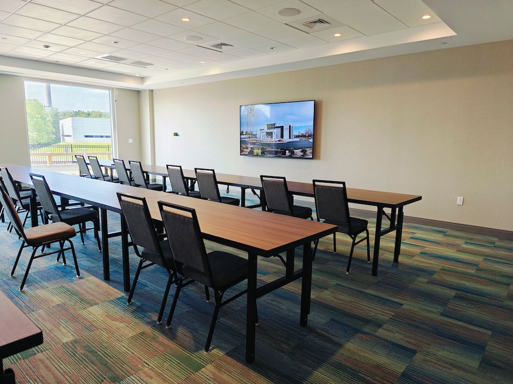 Home2 Suites by Hilton Bristol - photo 49