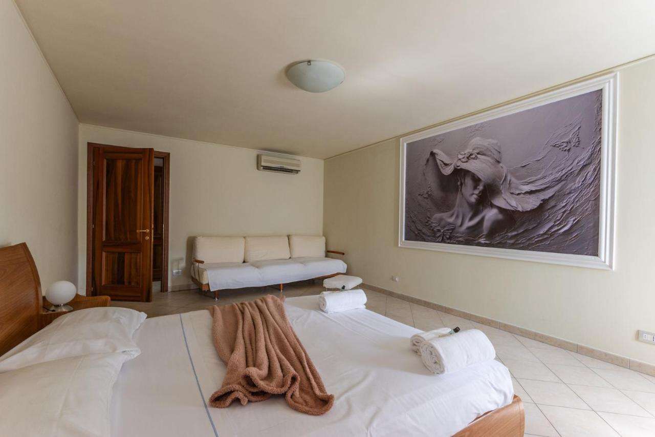 Dora Apartment Smart Holiday — 4-Star Luxury Hotel in Mantova, Italy