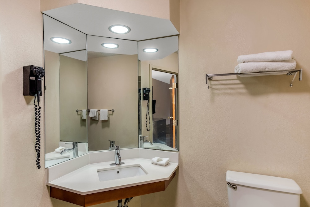 Red Roof Inn Nashville Music City - photo 26