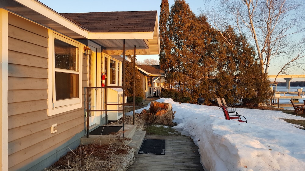 Snug Harbor Inn - photo 114