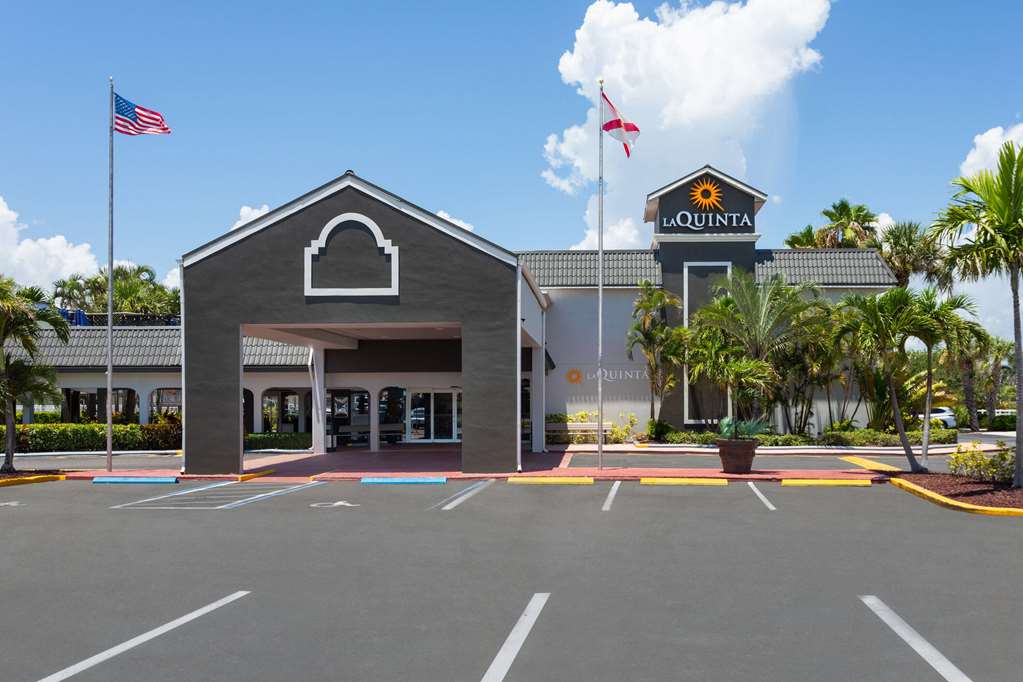 La Quinta Inn by Wyndham Cocoa Beach Port Canaveral - photo 2